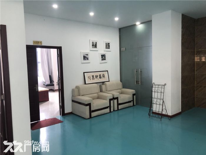 1580平适合多人办公企业（电商，呼叫中心，金融保险），价格低，免租长